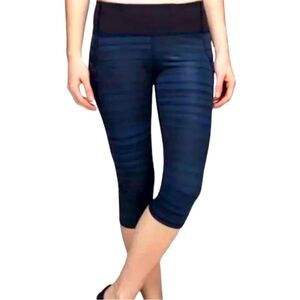 Lululemon Run Top Speed Crop Good Vibes Deep Navy Blue and Black - Size 4